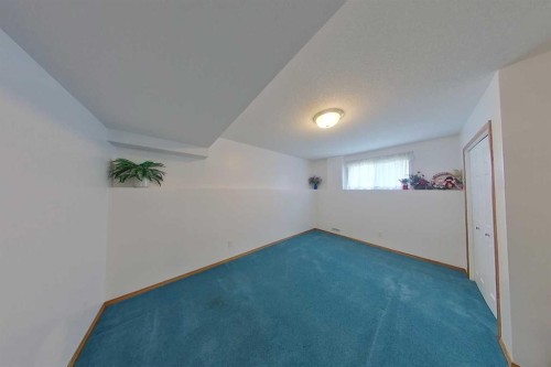 655019 44 Highway, Flatbush, AB - Indoor Photo Showing Other Room