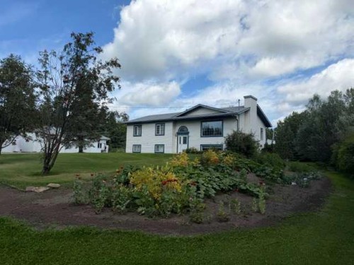 655019 44 Highway, Flatbush, AB - Outdoor