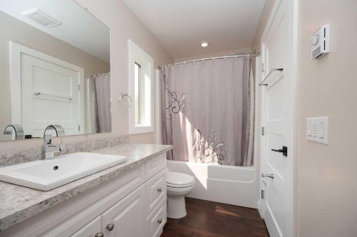 655059 Highway 813, Rural Athabasca County, AB - Indoor Photo Showing Bathroom