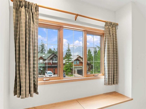 2 Terrace Place, Canmore, AB - Indoor Photo Showing Other Room