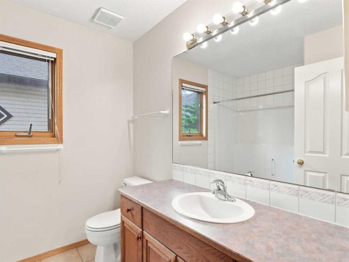 2 Terrace Place, Canmore, AB - Indoor Photo Showing Bathroom