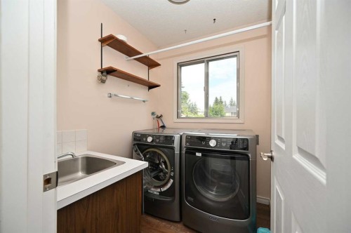 5005 41 Avenue, Athabasca, AB - Indoor Photo Showing Laundry Room