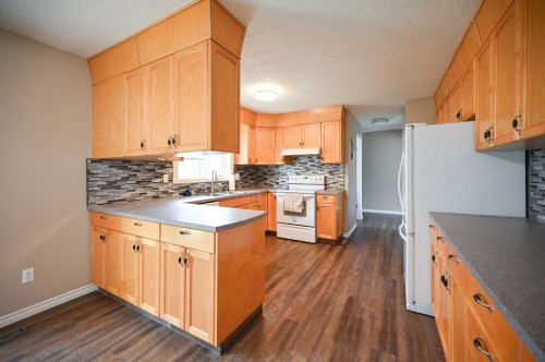5005 41 Avenue, Athabasca, AB - Indoor Photo Showing Kitchen