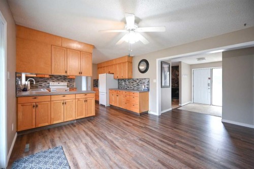 5005 41 Avenue, Athabasca, AB - Indoor Photo Showing Kitchen