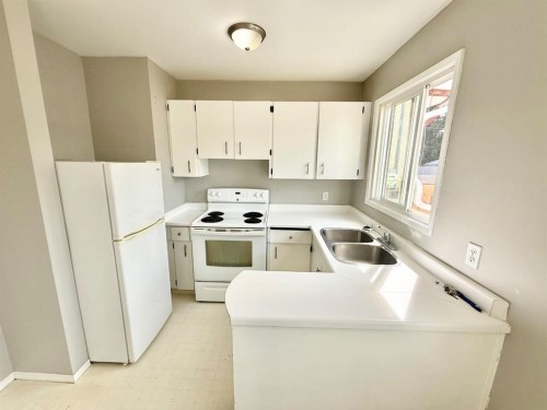 36-441 Switzer Drive , Hinton, AB T7V 1Z7 3