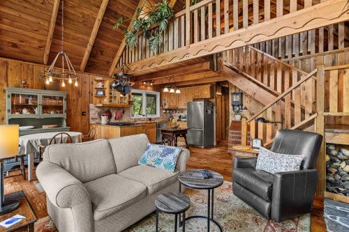 10 Heart Road, Lac Des Arcs, AB - Indoor Photo Showing Living Room