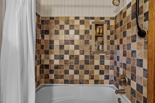 10 Heart Road, Lac Des Arcs, AB - Indoor Photo Showing Bathroom