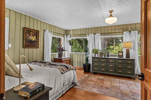10 Heart Road, Lac Des Arcs, AB - Indoor Photo Showing Bedroom