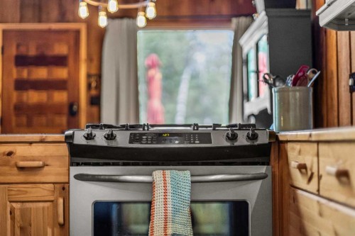 10 Heart Road, Lac Des Arcs, AB - Indoor Photo Showing Kitchen