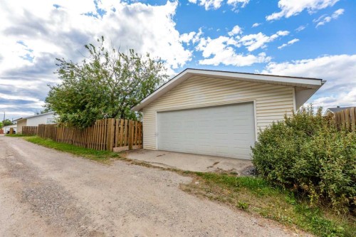 121 Talbot Drive, Hinton, AB 