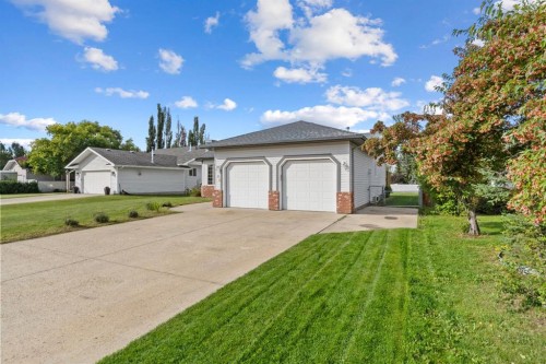 85 Park Drive, Whitecourt, AB 