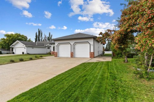 85 Park Drive, Whitecourt, AB 