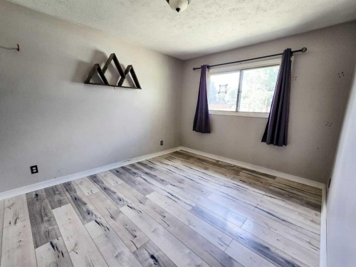 4237 5 Avenue, Edson, AB 