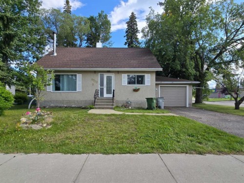 4237 5 Avenue  Edson, AB T7E 1A5
