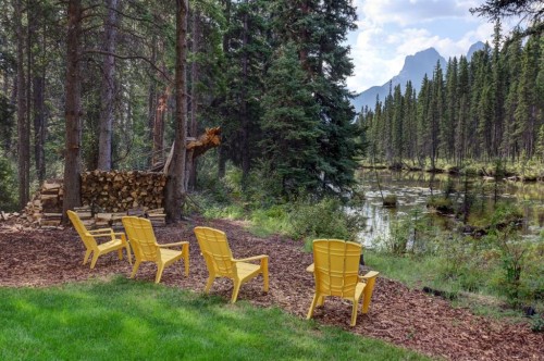 845 14Th Street, Canmore, AB 