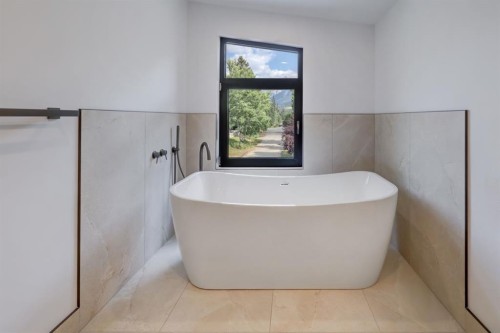 845 14Th Street, Canmore, AB 