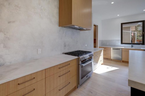 845 14Th Street, Canmore, AB 