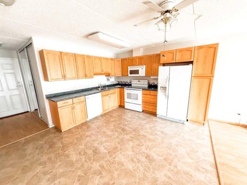 205-777 48 Street, Edson, AB 
