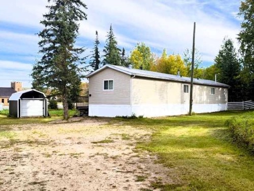 1006 9 Avenue, Smith, AB 