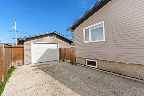 5010 North Avenue, Swan Hills, AB 