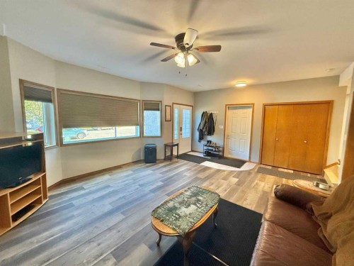 379 Collinge Road, Hinton, AB 