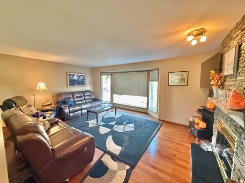 379 Collinge Road, Hinton, AB 