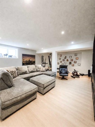 1632 42 Street, Edson, AB 