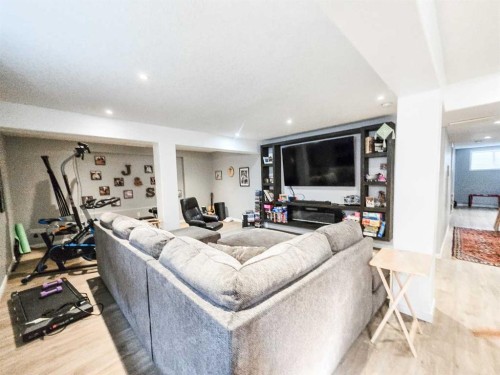 1632 42 Street, Edson, AB 
