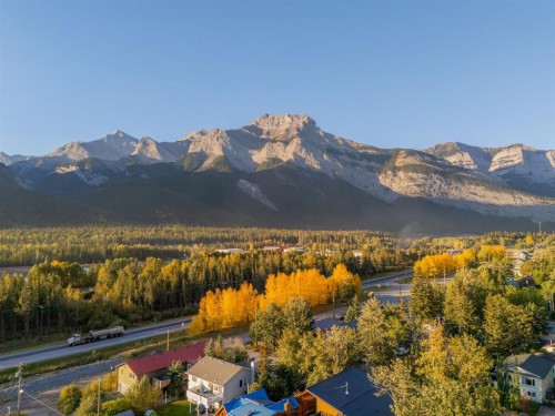 17 Skogan Peak Drive, Exshaw, AB 