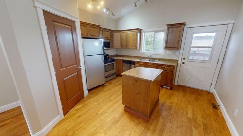 118 Wanyandi Avenue , Hinton, AB T7V 1M6 1