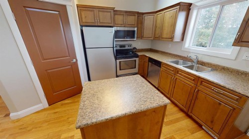 118 Wanyandi Avenue , Hinton, AB T7V 1M6 2