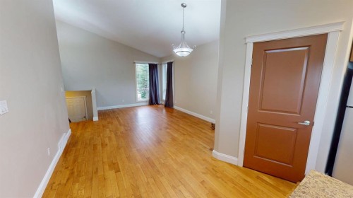 118 Wanyandi Avenue , Hinton, AB T7V 1M6 4