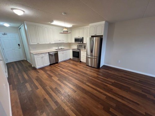 205-228 Pembina Avenue , Hinton, AB T7V 0A5 3