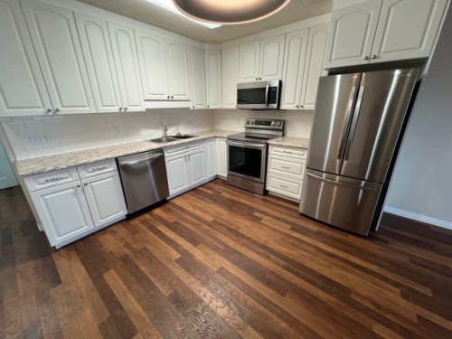 205-228 Pembina Avenue , Hinton, AB T7V 0A5 4