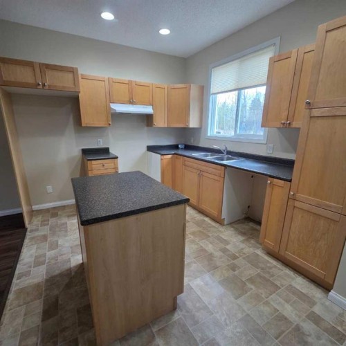 4-624 41 Street, Edson, AB 