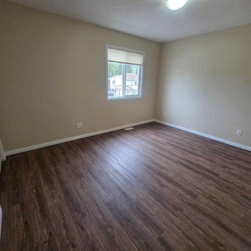 4-624 41 Street, Edson, AB 