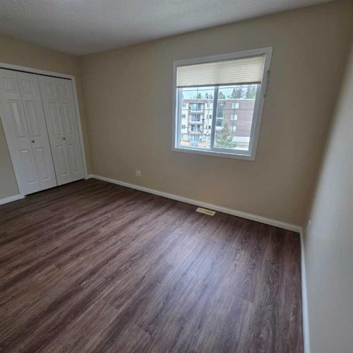 4-624 41 Street, Edson, AB 