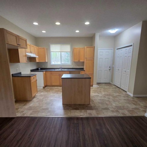 4-624 41 Street, Edson, AB 
