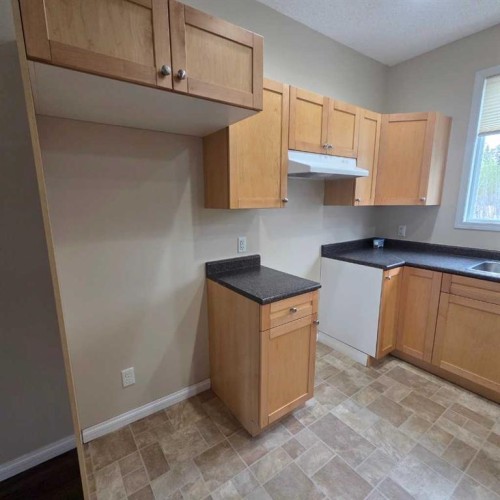 4-624 41 Street, Edson, AB 