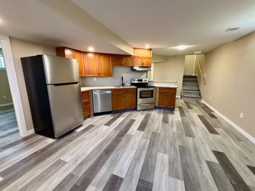 142 Meadow Drive , Hinton, AB T7V 1N7 2