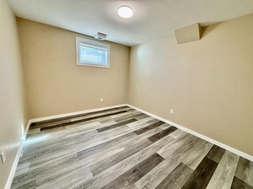 142 Meadow Drive , Hinton, AB T7V 1N7 4