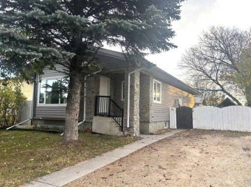 7 Chaisson Crossing, Whitecourt, AB 