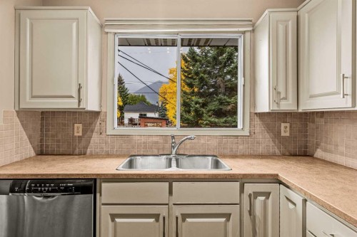 32 Mount Peechee Place, Canmore, AB 