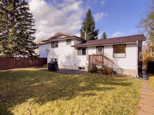 32 Mount Peechee Place, Canmore, AB 
