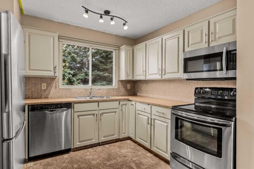 32 Mount Peechee Place, Canmore, AB 