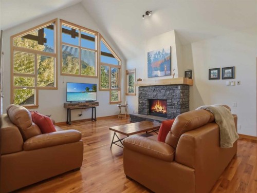 302-801 Benchlands Trail, Canmore, AB 