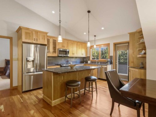 302-801 Benchlands Trail, Canmore, AB 