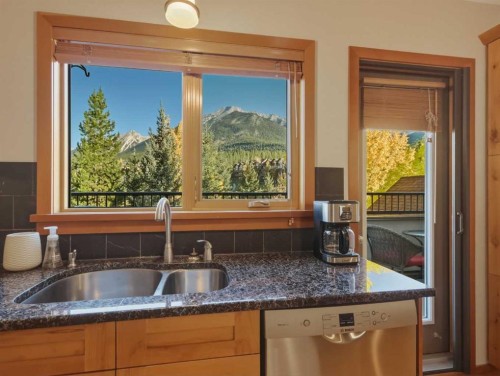 302-801 Benchlands Trail, Canmore, AB 