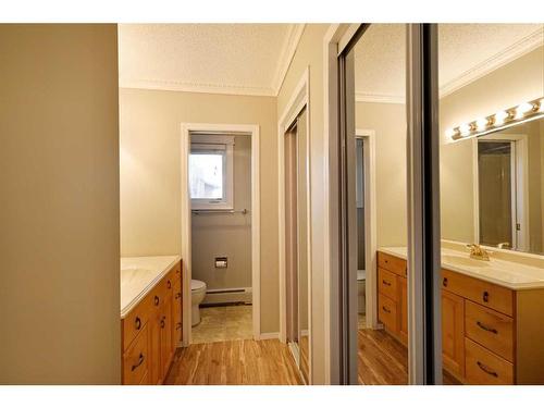 17 Fairview Crescent East, Brooks, AB - Indoor Photo Showing Bathroom