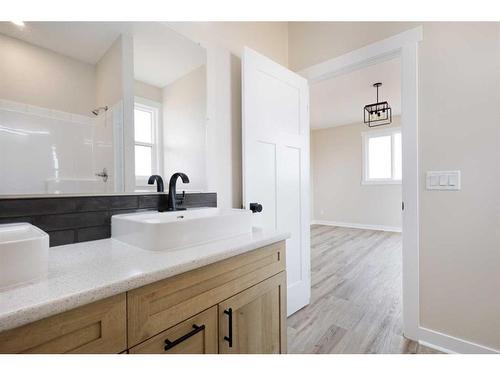 43 Kingfisher Estates Drive, Lake Newell Resort, AB - Indoor Photo Showing Bathroom